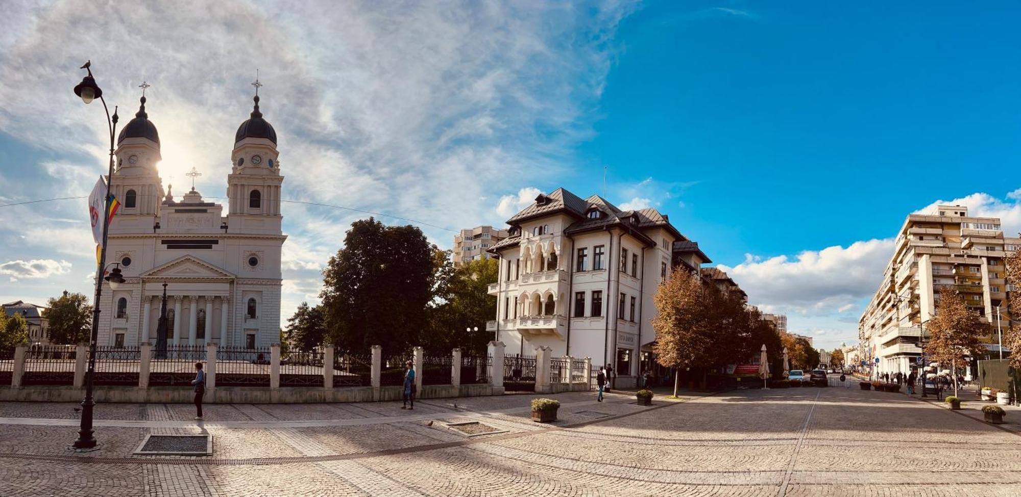 Mnm Mitropolie Leilighet Iasi Eksteriør bilde